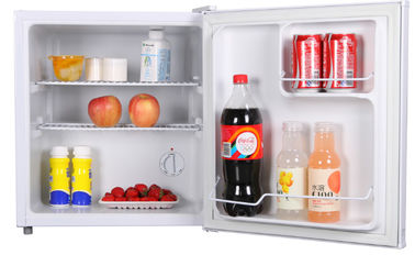 China Weiße verschließbare aufrechte vielseitige Speicherung des Speisekammer-Kühlschrank-Minibar-45L fournisseur
